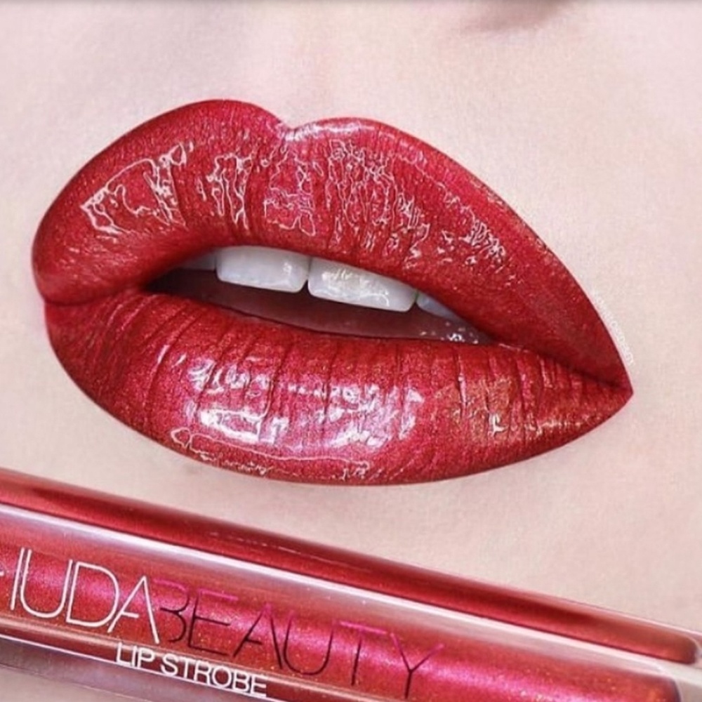 NWT•HUDA Beauty Lip Strobe Metallic Gloss  Saucey